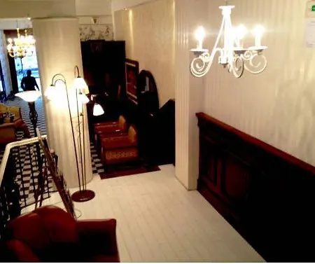 Rezime Civilization Hotel